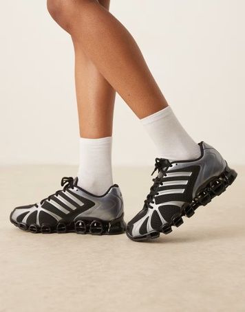 Кросівки adidas Originals Mega Ghostride W Срібний 37 1/3 JQ0553 JQ0553 фото